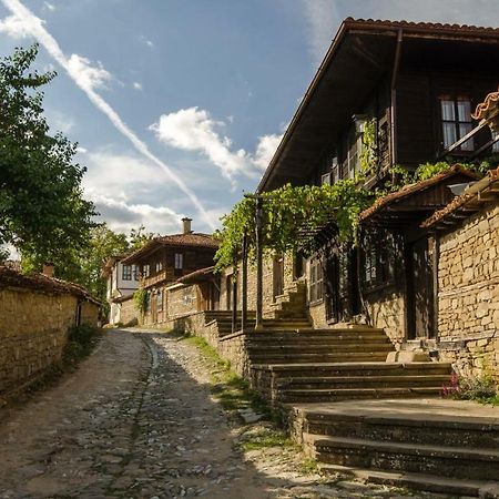 Отель Kodjamanova House Жеравна Экстерьер фото